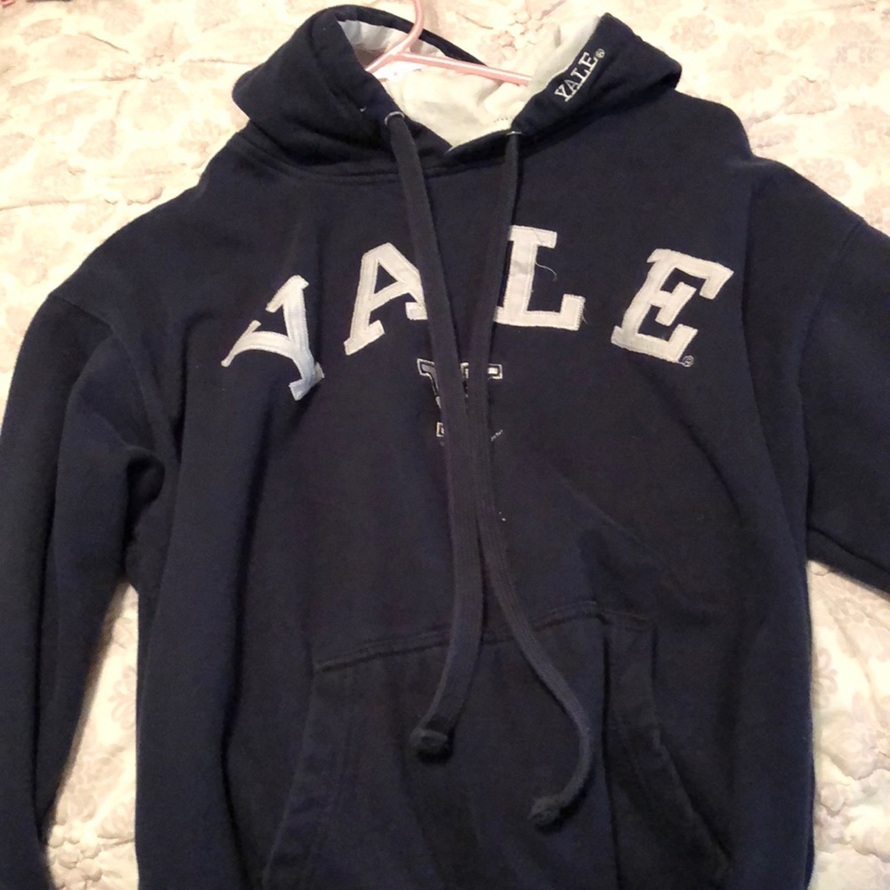 Yale bulldogs hoodie
